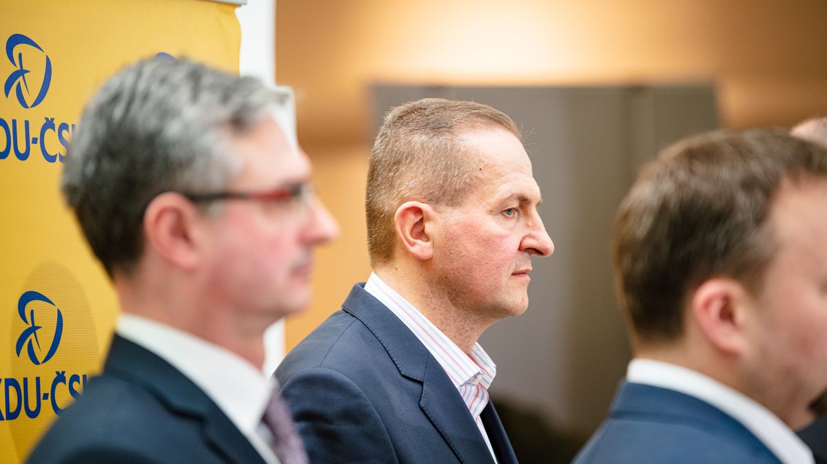 Řešil heparinového vraha. Teď chce zvednout záchranku se spornými přístroji